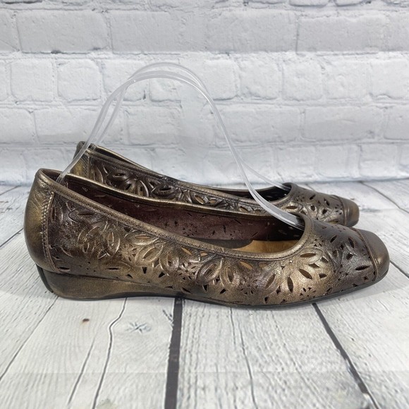 Shoes - Nurture Flat Size 9.5 M Gold Rustic Comfort Cushioned Ballet Slip On Shoes